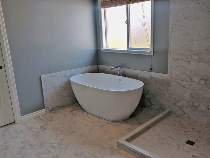 Snoqualmie Ridge freestanding tub